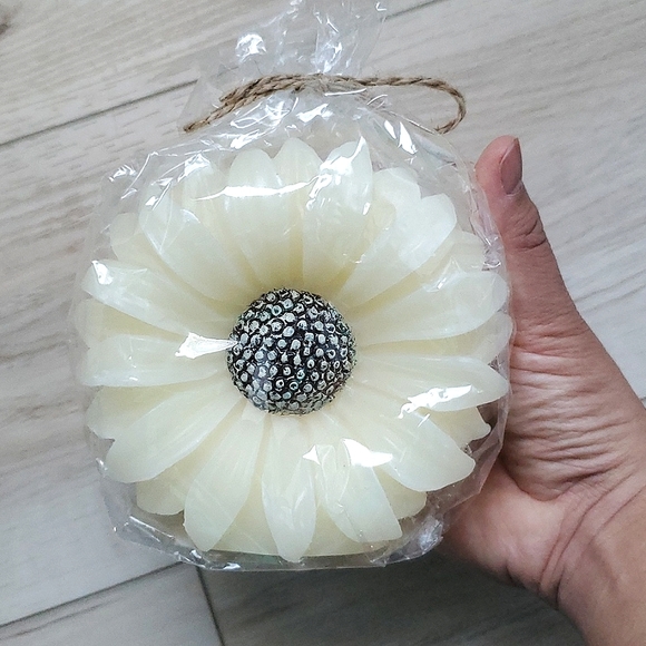 Sunflower Candle Lot by Ashland - Picture 2 of 10